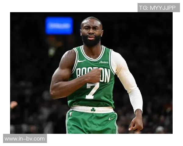 杰伦布朗分享全队胜利喜悦强调持续学习与进步的重要性 杰伦布朗分享全队胜利喜悦强调持续学习与进步的重要性